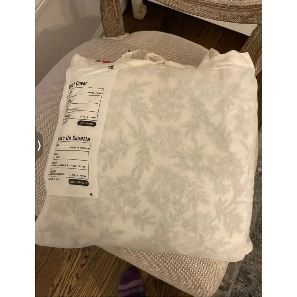 New Urban Outfitters Floral Duvet Cover sz Queen